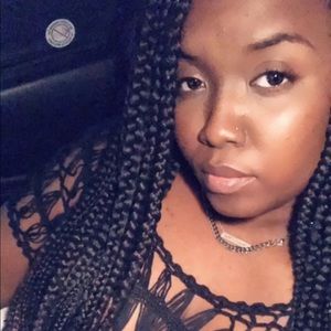 Meet your Posher, Brittney tee